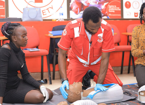 Standard-First-aid-training-red-cross